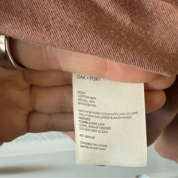 Oak + Fort Basic Mock Neck Long Sleeve Shirt/Top in Tan/Brown Size Medium - Picture 3 of 6